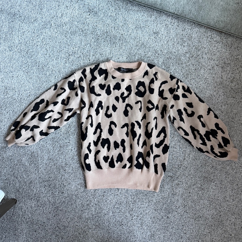 Leopard Pattern Crew Neck Sweater - Black and Tan